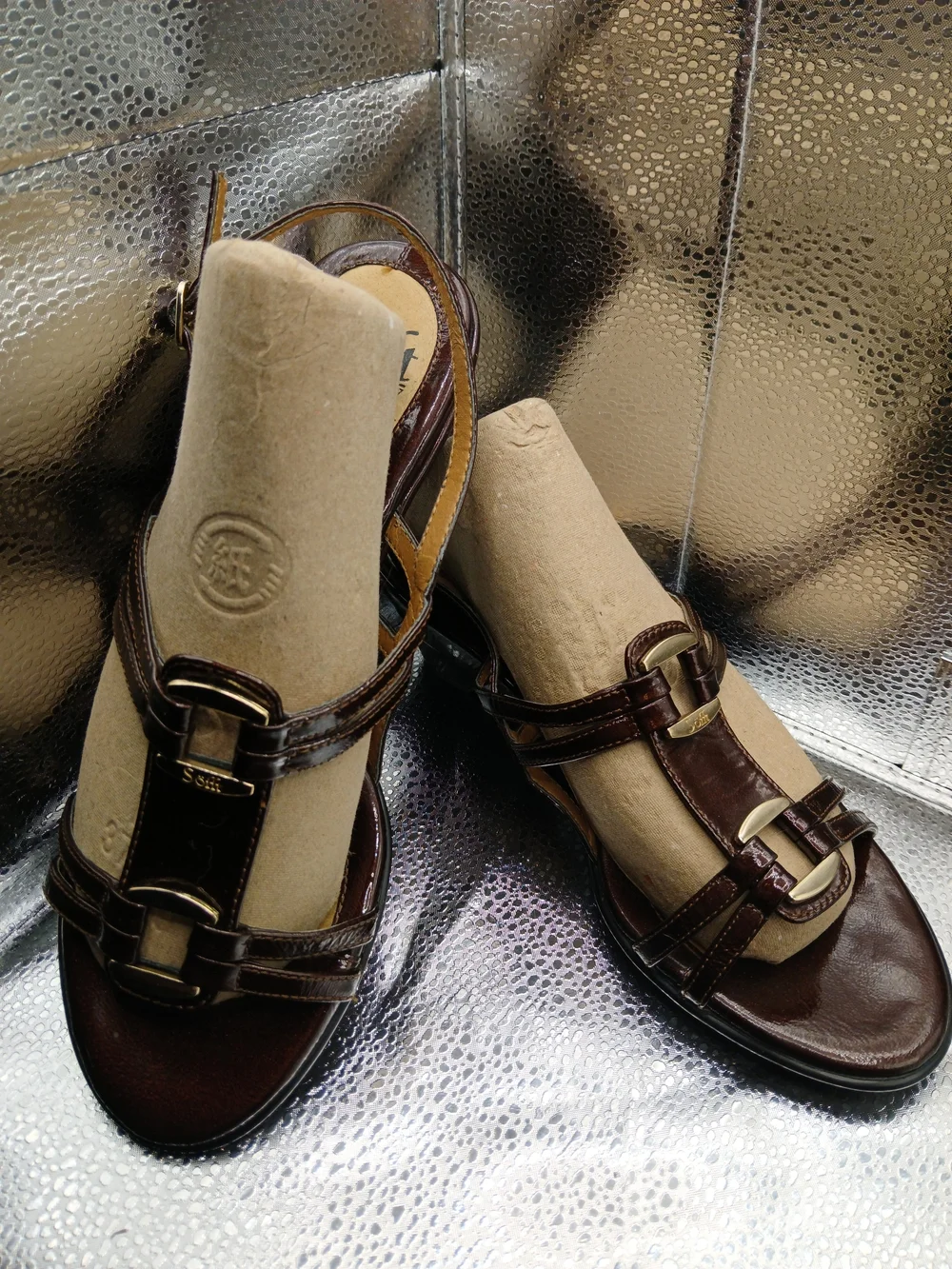 Sofft Dark Brown Patent Leather Buckle Sandals Women's Size 7